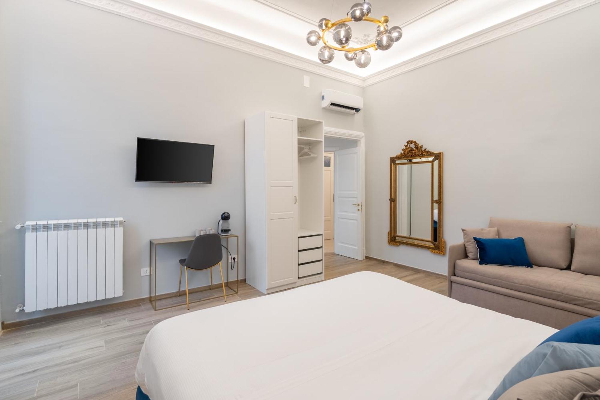 Palazzo Galeoni Luxury Suites Salerno Ngoại thất bức ảnh