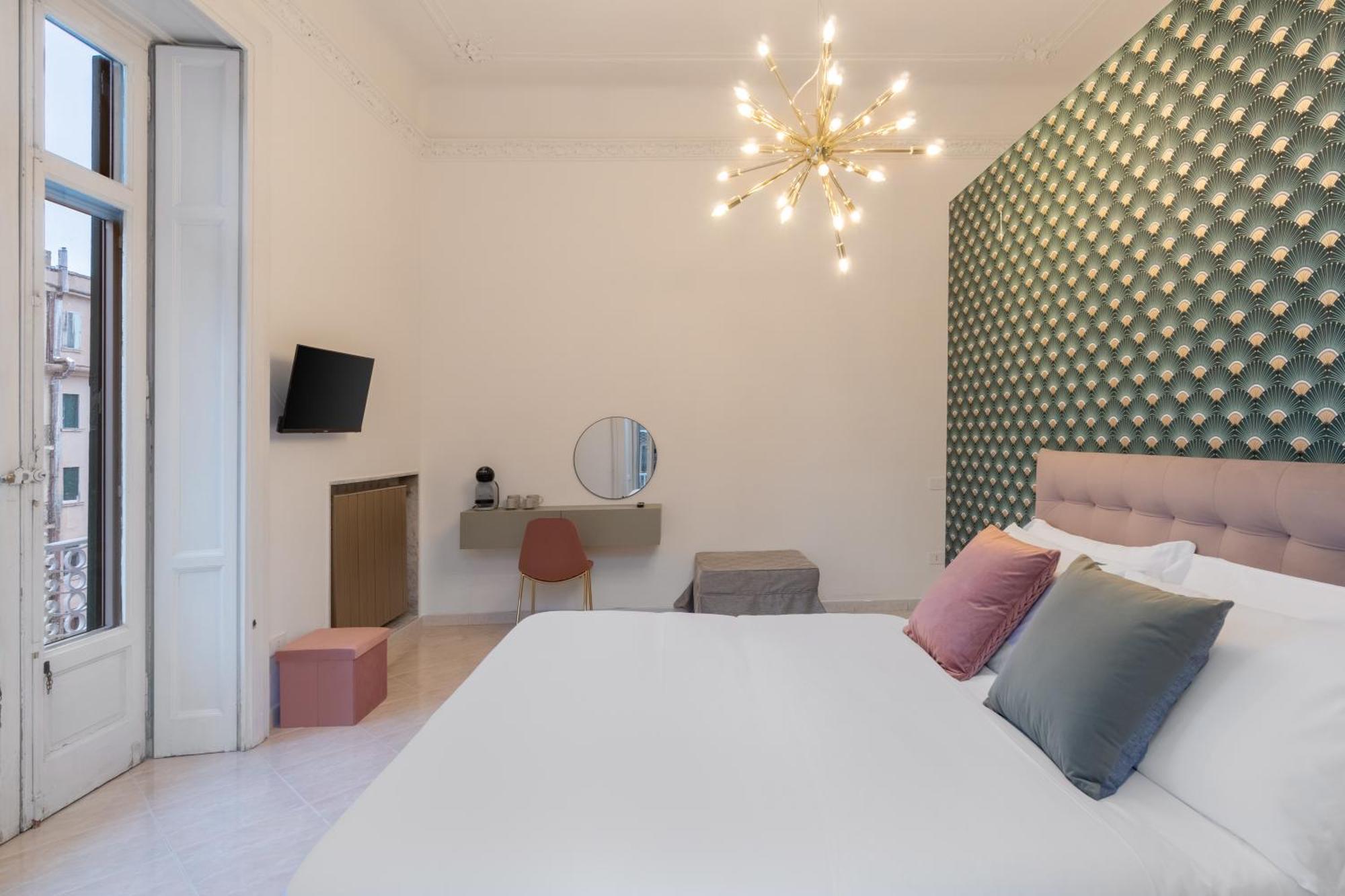 Palazzo Galeoni Luxury Suites Salerno Ngoại thất bức ảnh